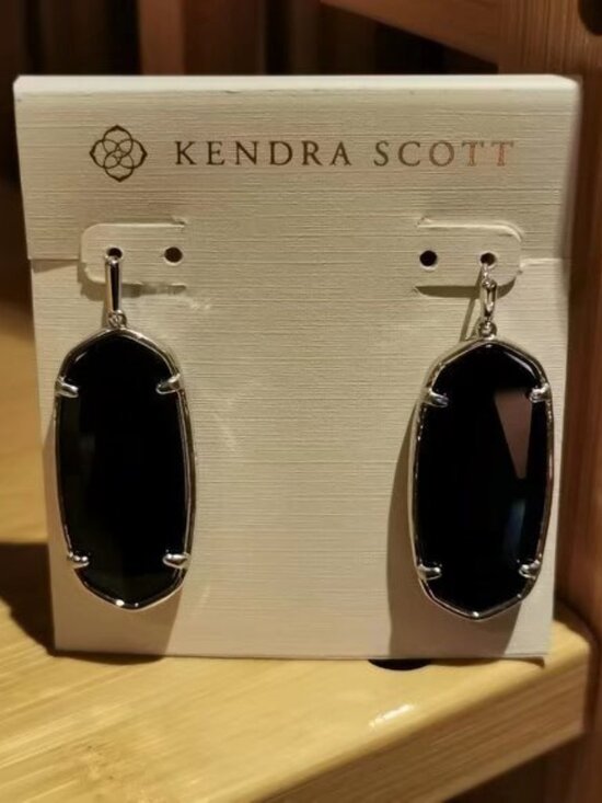 Kendra Scott Stud Earrings - Picture 1 of 3